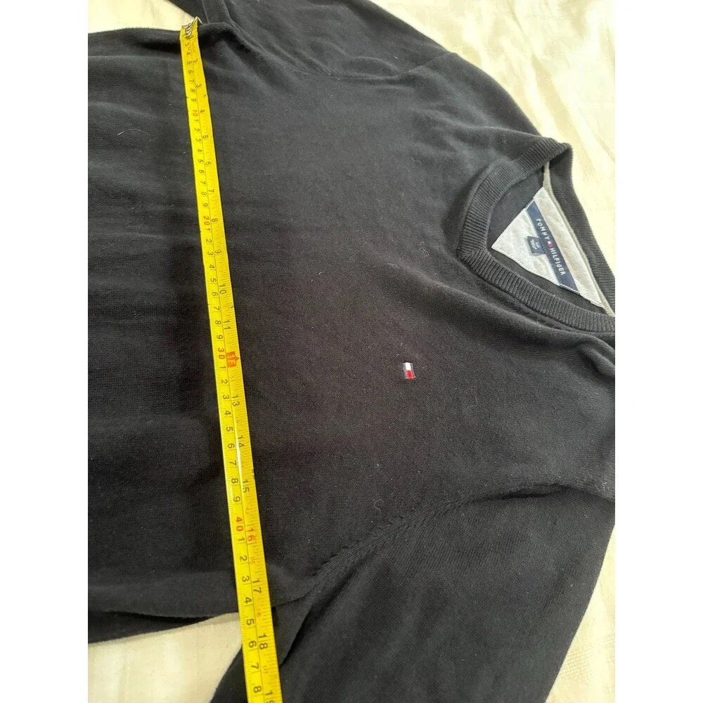 Tommy Hilfiger Men’s Small Black V-Neck Sweater Cotton Flag Logo Pullover